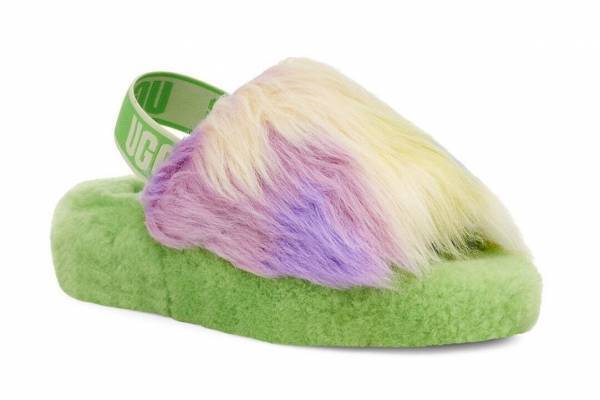 UGG“ふわふわ”ファーサンダルのメンズ＆ウィメンズ新作、アニマルやタイダイ柄で