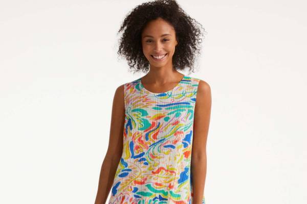 プリーツ プリーズ イッセイ ミヤケ新作 - カラフルドレスや“水泡”レースのコート、厚底サンダルも