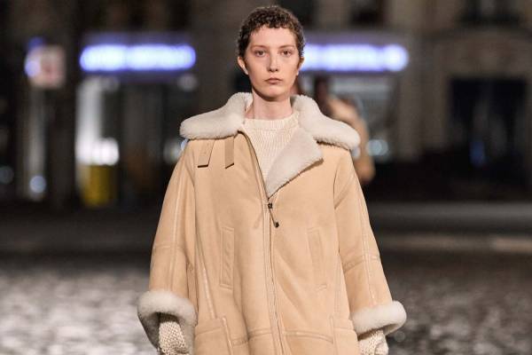 クロエ 2021年秋冬コレクション - ガブリエラ・ハーストによる初シーズン