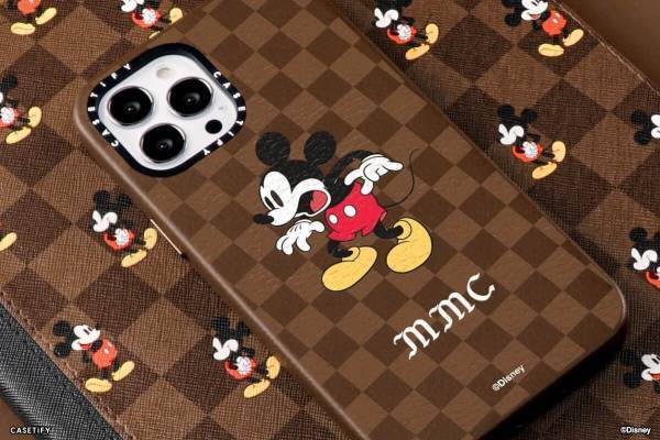 ディズニー × ケースティファイ「ミッキーマウス」のiPhone＆AirPodsケース