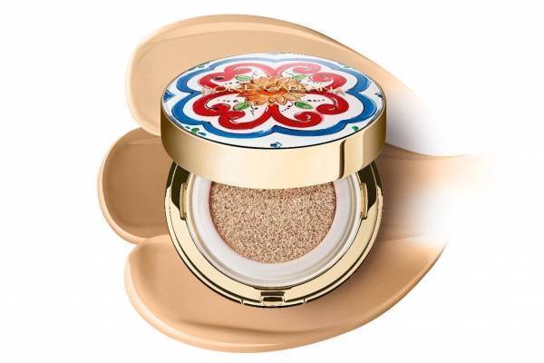 ドルチェ＆ガッバーナ ビューティ21年秋“地中海”着想のツヤ肌クッションファンデ、マヨルカ柄ケース