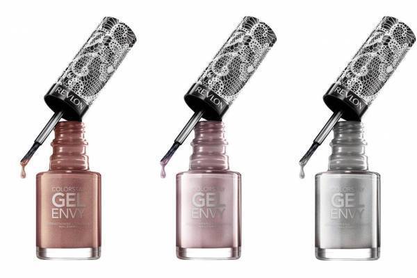 レブロン21年夏コスメ“ランジェリー”ネイル、シルクのように輝く上品パール×くすみカラー