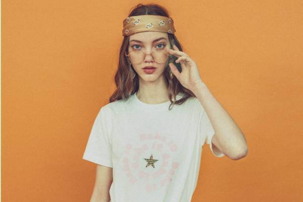 ダックスのカジュアルライン「ダックス テン」“ミュージックフェスティバル”着想のレディースウェア