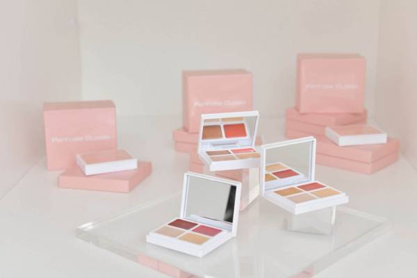 「パフューム クローゼット」初のコスメ“楽曲”イメージしたメイクアップマルチパレット