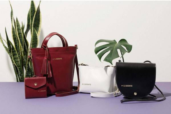 イル ビゾンテ“1等星・ベガ”のゴールドロゴ輝くバッグ＆ウォレット、パールやバーガンディで