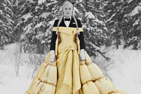 トム ブラウン 2021年秋ウィメンズ＆メンズコレクション - 褶曲するフォルム──二項対立の破綻