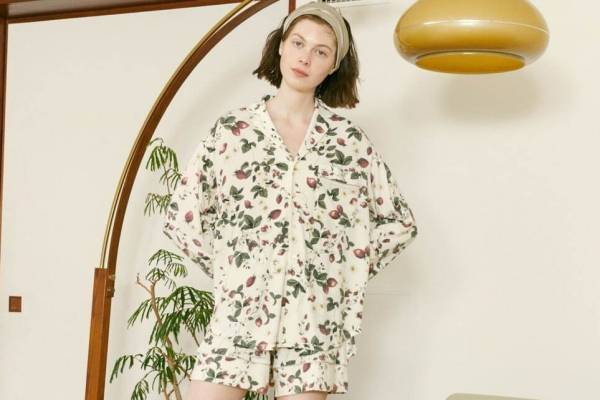 スナイデル ホーム2021年春夏ルームウェア、苺柄のヴィンテージ風パジャマ&ねこ柄ロンTワンピ