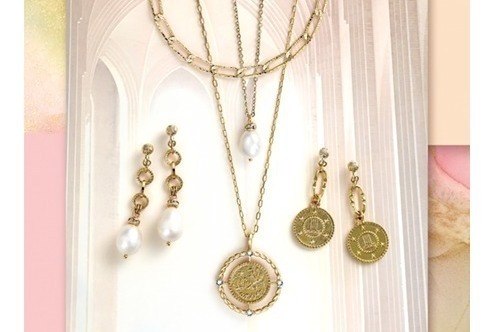 ランバン オン ブルー新作“ヴィンテージ風”レイヤードネックレス、淡水パール×コインモチーフ