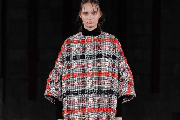 サポートサーフェス 2021-22年秋冬コレクション - 優美な流動性を纏って