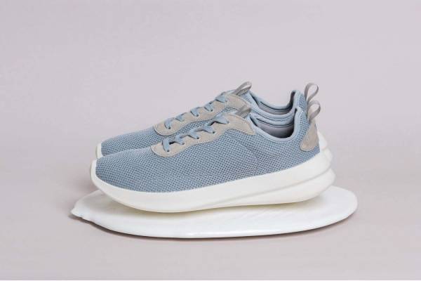 ムーンスター“しっくりくる”新スニーカーライン「ローミー」足にフィットするニットアッパー