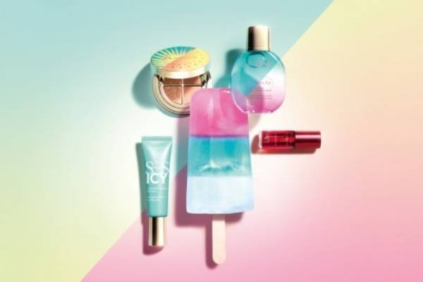 クラランス21年夏コスメ、輝くブロンズ系アイパレット＆“すっきり清涼感”ミント色下地