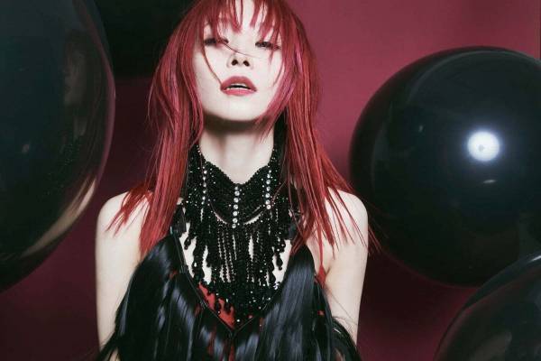 LiSAミニアルバム『LADYBUG』B'z松本孝弘や北川悠仁ら手掛けるコラボ楽曲など全7曲