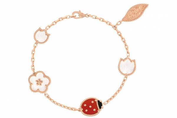 ヴァン クリーフ＆アーペル“てんとう虫・プラム・スズラン”モチーフの幸運を呼ぶジュエリー