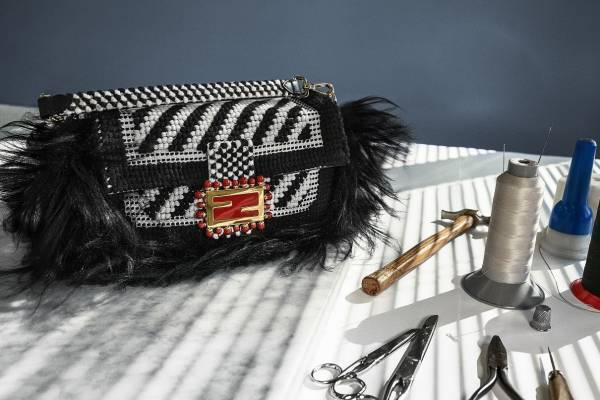 フェンディのエキシビション、大阪で - イタリア各地の伝統工芸を施したバッグ「バゲット」を展示