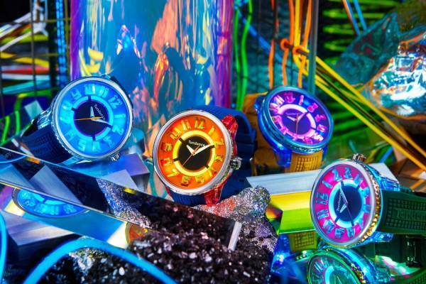 テンデンス“光る”腕時計「フラッシュ」新作ウォッチ、スニーカー着想のカラフルな配色