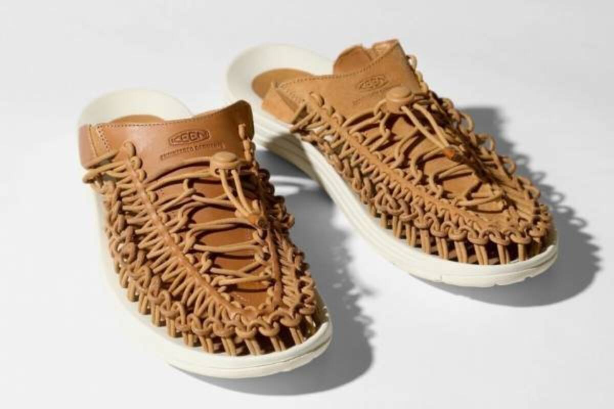 エンジニアド ガーメンツ キーンのサンダルスニーカー第2弾 アシンメトリーなレザー素材 21年3月26日 ウーマンエキサイト 1 2