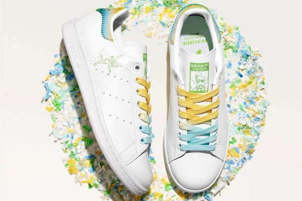 アディダス オリジナルス「スタンスミス」にティンカー・ベルやカーミットなど“緑”キャラデザインの新作