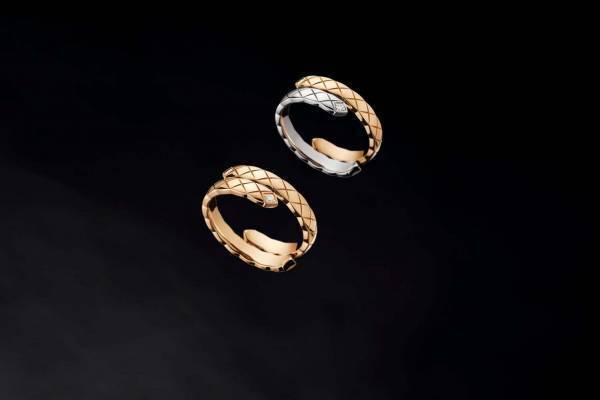 シャネルのファインジュエリー「ココ クラッシュ」新作、2つの“C”が重なるリング