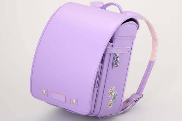 ポール & ジョー“猫チャーム＆フラワー刺繍”入り「ランドセル」に限定色ライトパープル