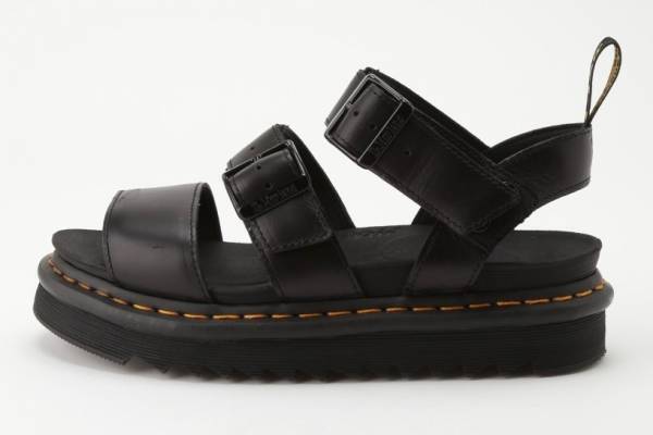 Y's×ドクターマーチンの厚底サンダル - 軽量ソール＆オールブラックの金具、ソックスも