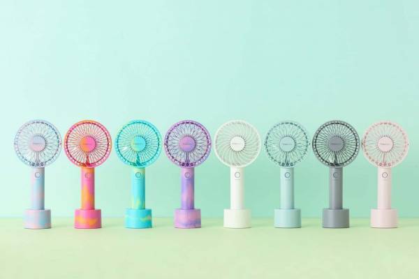 フランフランの小型扇風機「フレ ハンディファン」鮮やかマーブル＆オーロラカラーの新色