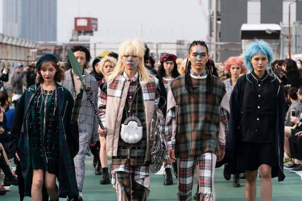 アクオド バイ チャヌ 2021-22年秋冬コレクション - タータンチェックを纏う戦士たち