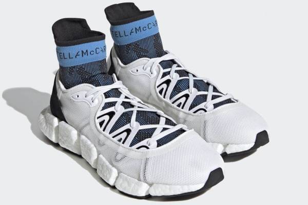 アディダス バイ ステラ・マッカートニー新作“水陸両用”3WAYスニーカー、中敷き外してサンダルに