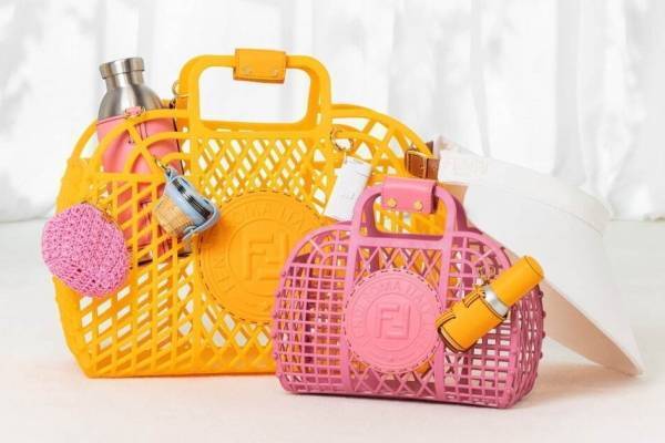 フェンディの新作バッグ「フェンディ バスケット」ビーチバッグから着想、ポップなカラーで