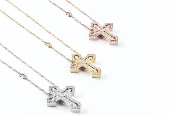 ダミアーニ“王冠”着想の「クロスモチーフ」ネックレス、細部まで輝く貴重なダイヤモンド