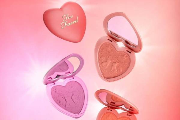 トゥー フェイスド21年夏コスメ“恋のお守り”ハートチークに新作、みずみずしい水彩カラー