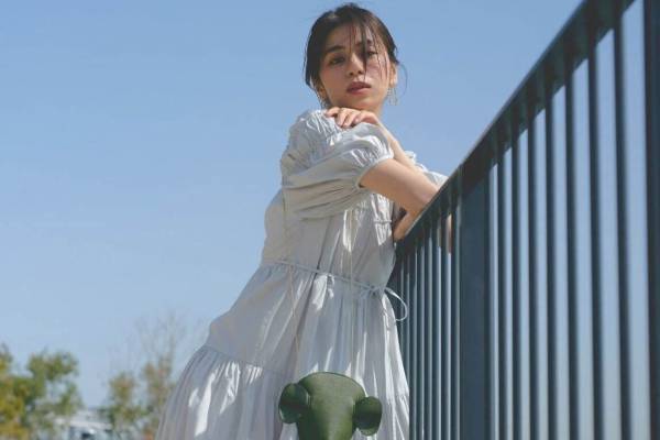 スナイデル21年夏新作、プリーツ＆リボン付き2WAYワンピースや花柄オフショルダーブラウス