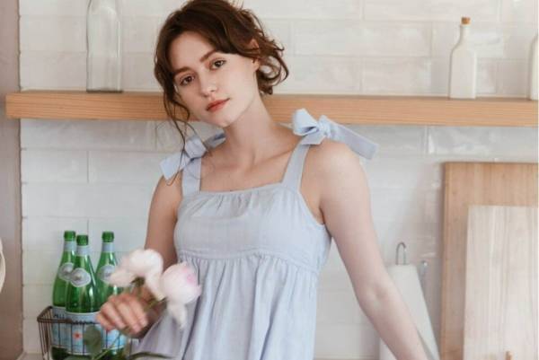 トッカ ラベンダー初のルームウェア、リボン付き“マシュマロタッチ”コンビネゾンやデイジー柄ドレス