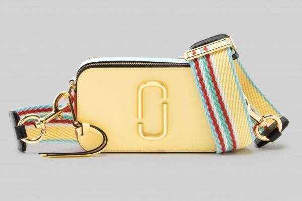 マーク ジェイコブスのカメラバッグ「ザ スナップショット」に新色、爽やかパステルイエローなど