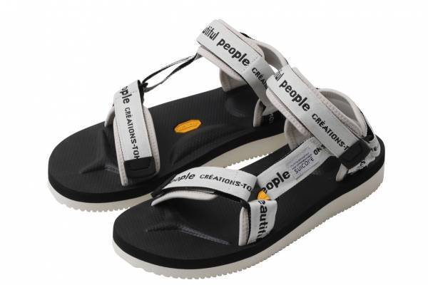 ビューティフルピープル×スイコックのコラボサンダル、ロゴテープを配したストラップサンダル