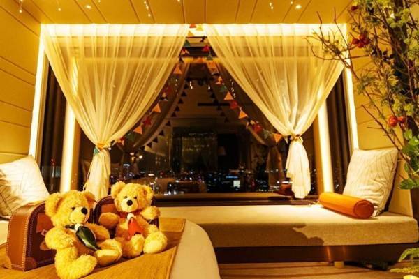 シュタイフのテディベアとグランピングを楽しむ宿泊プラン、ザ・プリンスギャラリー 東京紀尾井町で