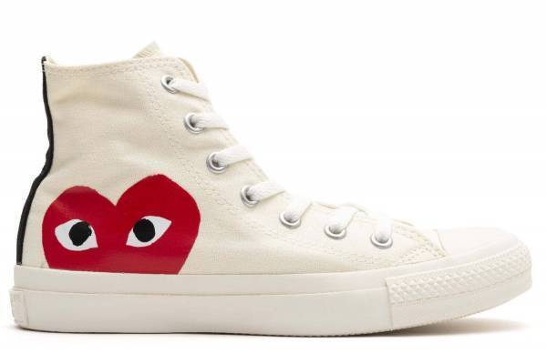 プレイ・コム デ ギャルソン×コンバースの人気スニーカー、“ハート”モチーフを配したキャンバス地