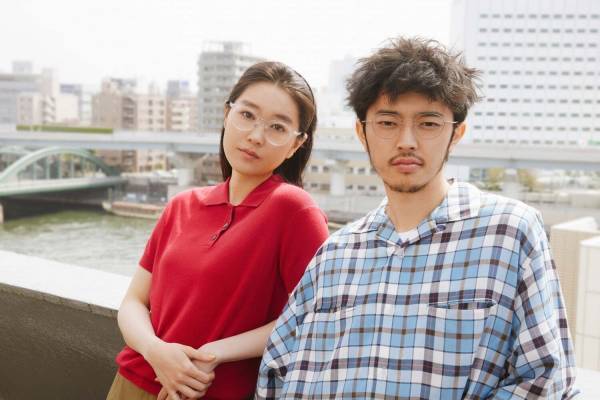 ゾフから夏の新作アイウェア、ピンクやホワイトなど涼し気なクリアカラーフレーム