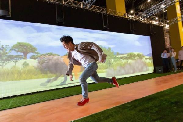 新感覚スポーツ施設「VS パーク」越谷イオンレイクタウンに、猛獣との短距離走など24のアクティビティ