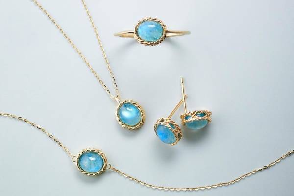 ノジェスの新作お守りジュエリー、“幸運と調和”を意味するダブレットストーンのリングなど