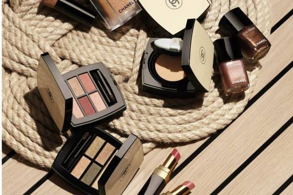 シャネル21年夏コスメ、“南仏”着想のナチュラルカラーのアイ パレット＆太陽を想起させる新リップ