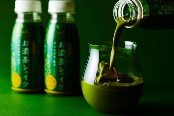 宇治抹茶 一番茶100％のスイーツドリンク「お濃茶シェイク」京都北山 マールブランシュから