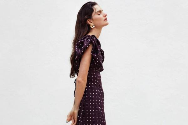 スナイデル21年夏の新作、リボン付きフリルニット＆ドット柄パフスリーブワンピース