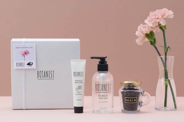 ボタニスト母の日ハンドケアセット、“果実や花々”香るハンドクリームに「ダリケー」のチョコ付き