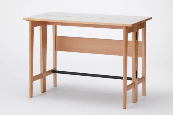 ビームス デザインとニトリの共同企画インテリア“広がる”テーブル＆デスク、“重なる”スツールも