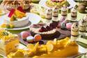 横浜ベイホテル東急“トロピカル”テーマのスイーツブッフェ、マンゴー＆パイナップルのケーキやムース