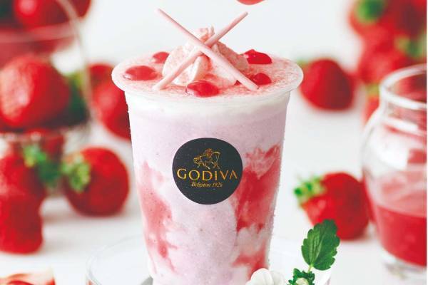 ゴディバ「ショコリキサー」に“あまおう”限定登場、苺果肉入りソース×ホワイトチョコドリンク