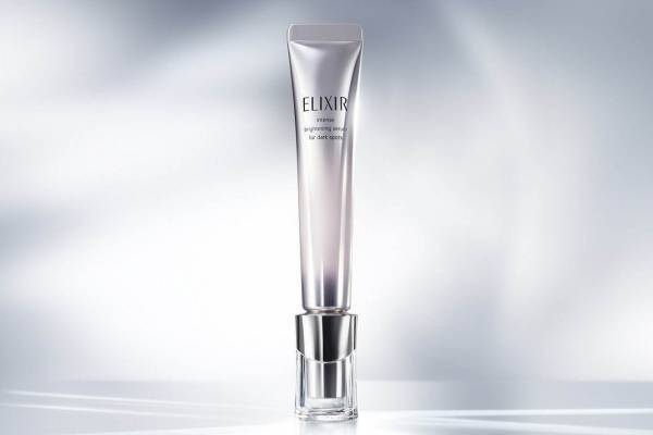 エリクシール21年夏の薬用美白美容液「スポットクリアセラム WT」速攻ケアで“つや玉”輝く肌へ