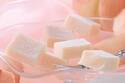 ロイズ「白桃」の生チョコレート、国産白桃ピューレ入りまろやかホワイトチョコレートを限定で