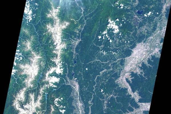 展覧会「めぐりあいJAXA─ながのとながめ」長野県立美術館で、人工衛星が見る長野の姿を迫力の映像で