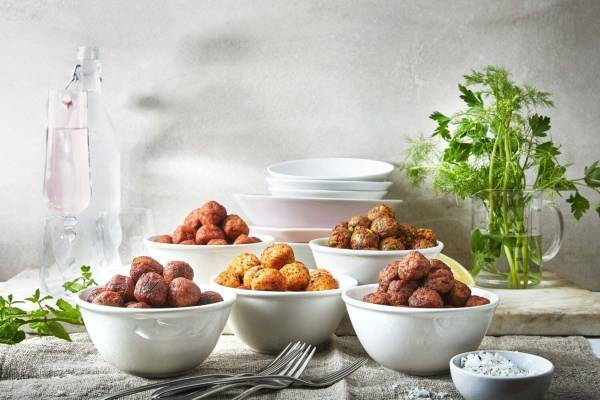 IKEA新宿に日本初”量り売りデリコーナー”がオープン、北欧フードをテイクアウトで